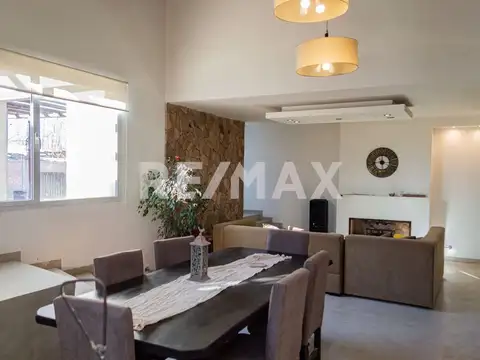 Casa 4 dormitorios en Venta Plottier Neuquén