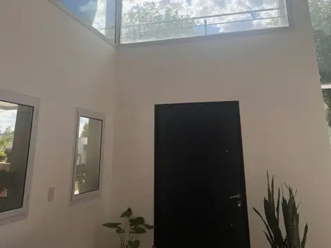 Casa 6 ambientes con 4 baños