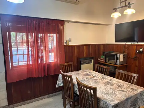 Casa 5 ambientes con 3 baños