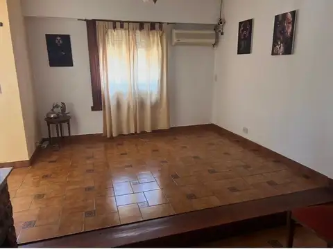 Casa en Venta en Parque Chacabuco, USD 230.000