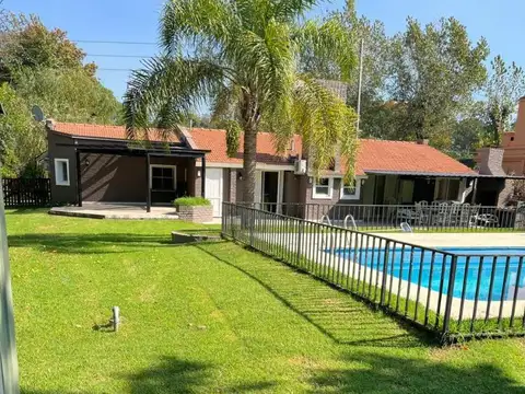 Casa en Alquiler con 1 cochera