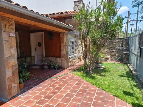 Casa en Venta en Castelar Sur, USD 170.000