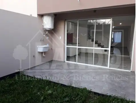 Depto Tipo Casa en Venta con 1 cocheras