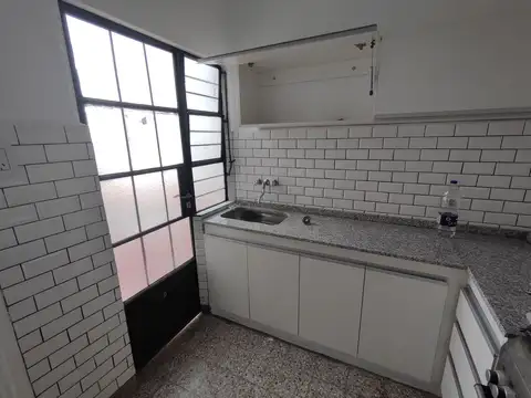 PH de 4 ambientes con patio, terraza y balcon