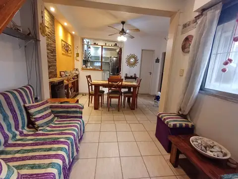 Excelente PH de 3 ambientes. 2 Dormitorios. Lavadero. Terraza. APTO CREDITO.