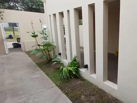 Casa en Alquiler con 1 cochera