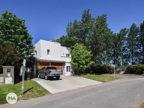 Casa 4 Dormitorios en barrio cerrado - Los Pasos 1 Fisherton | Venta