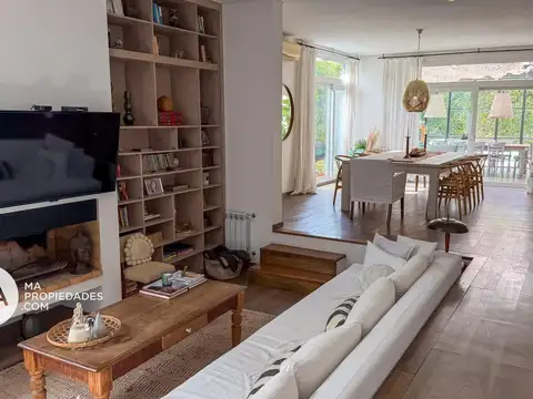 Casa 7 ambientes con 3 baños