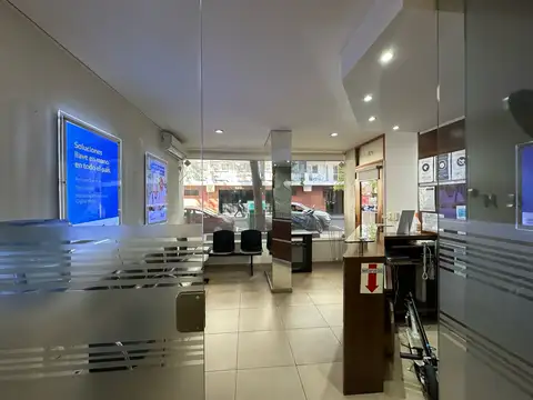 Oficina 4 ambientes con 2 baños