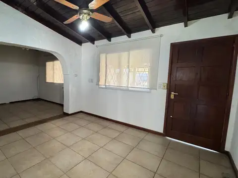 Casa impecable con amplio verde y quincho - APTO A CRÉDITO