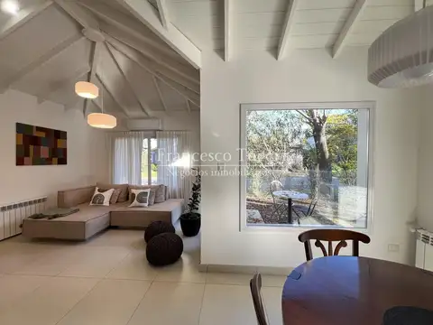 Casa 3 ambientes con 2 baños