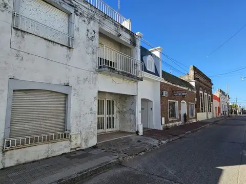 Casa centrica, excelente ubicacion. Oportunidad de refaccion