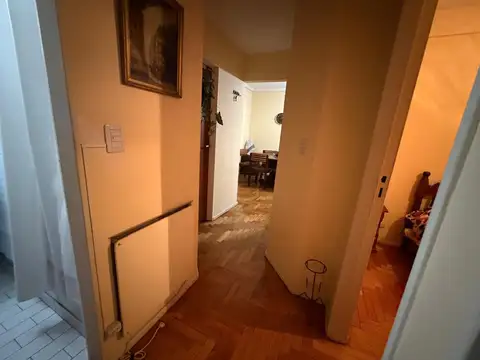 Excelente departamento balcón todo al frente impecable