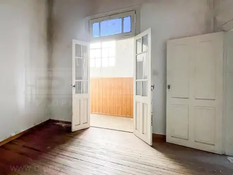 Casa 8 ambientes con 3 baños