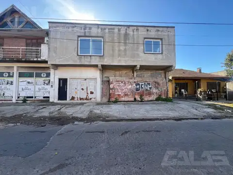 Aquino esquina pacheco  al 1500