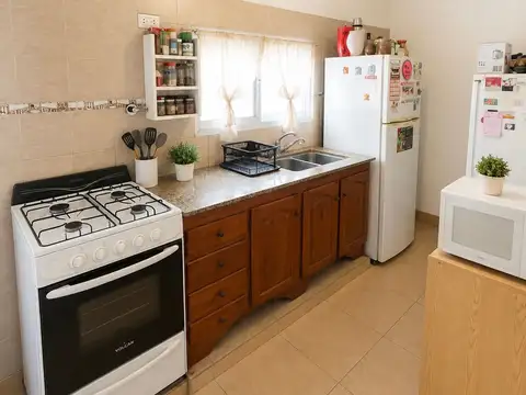 Casa 5 ambientes con 2 baños