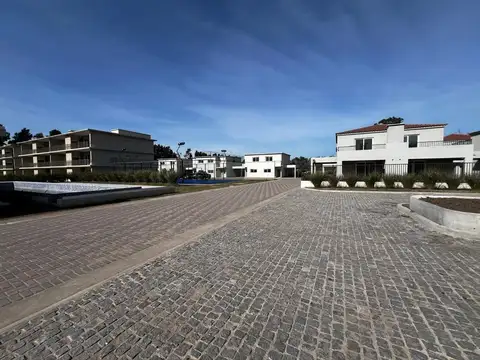 Departamento en Venta en La Lonja, USD 73.000