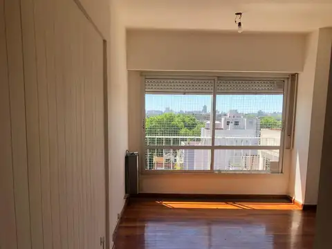 espinosa 2100, Piso 8