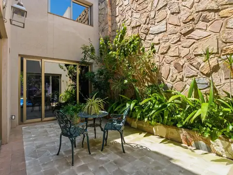 Casa 6 ambientes con 4 baños