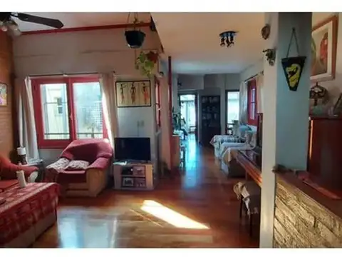 Depto Tipo Casa en Venta de 5 ambientes