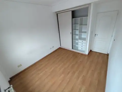 Departamento en Alquiler en Lanus, $ 1.100.000