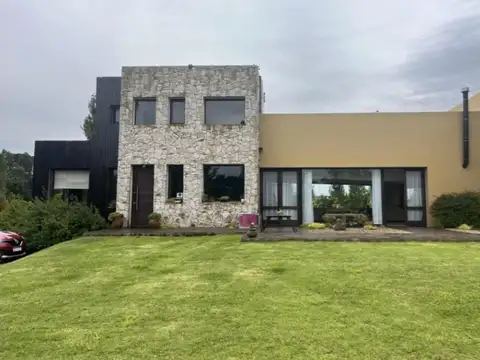 Casa en venta - 6 Dormitorios 6 Baños - 23.900Mts2 - Mar del Plata