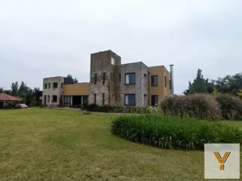 Casa en venta - 6 Dormitorios 6 Baños - 23.900Mts2 - Mar del Plata