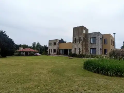 Casa en venta - 6 Dormitorios 6 Baños - 23.900Mts2 - Mar del Plata