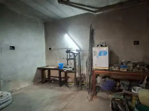 GALPON CON ENTRADA DE VEHICULOS