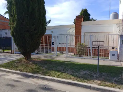 Casa en venta en Parque Leloir