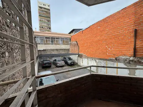 MONOAMBIENTE EN FLORESTA CON GRAN CONECTIVIDAD