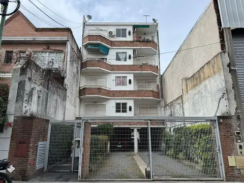 MONOAMBIENTE EN FLORESTA CON GRAN CONECTIVIDAD