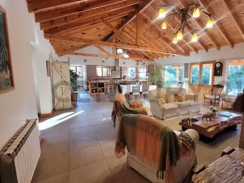 ALQUILER CASA SAN MARTIN DE LOS ANDES. CUESTA DE SEPULVEDA. IMPONENTE PROPIEDAD