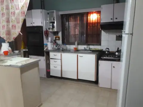Casa 5 ambientes con 1 baño