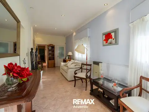 VENTA CASA 3 DORM+PILETA+QUINCHO+PARQUE CENTRICA