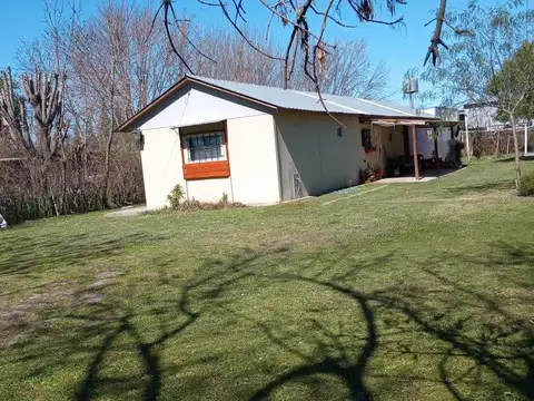 Casa en venta - 3 Dormitorios 2 Baños - 1.000Mts2 - Exaltación de La Cruz