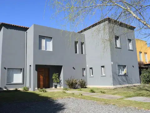 Casa en Venta en Countries y Barrios Cerrados en Tigre, USD 355.000