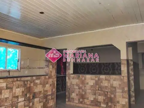 Casa 8 ambientes con 4 baños