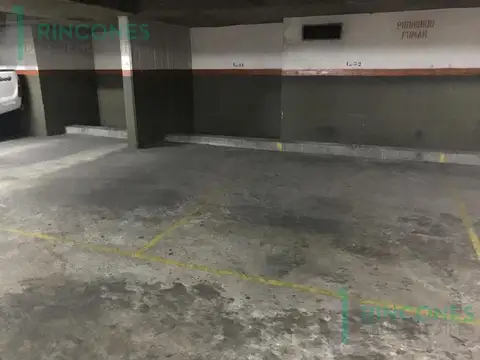 OPORTUNIDAD VENTA - Cochera fija cubierta amplia 12,5M2 1er Piso - EXCELENTE UBICACiON