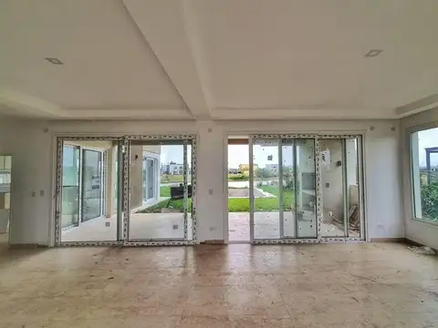 Casa 6 ambientes con 3 baños