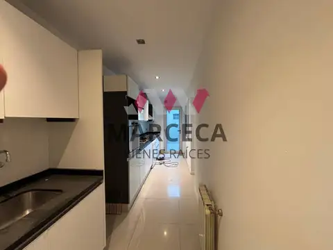 Casa en Alquiler con 1 cochera