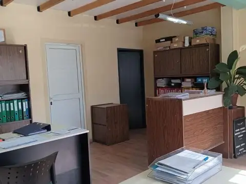 Departamento en Esquel + Local Comercial + Galpón.