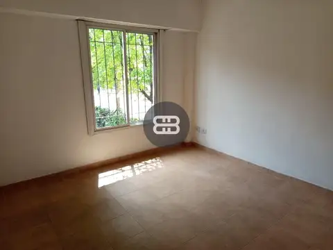 Casa en Alquiler con 1 cochera