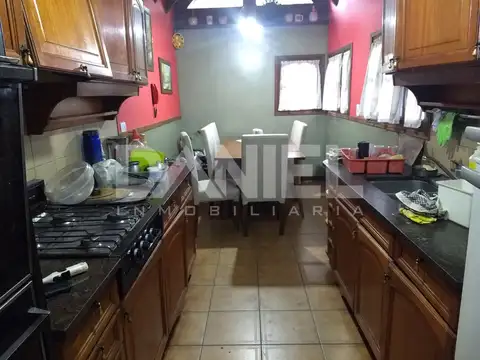 HERMOSO CHALET DE CATEGORIA A SOLO 4 CUADRAS DE LA ESTACION DE PADUA  