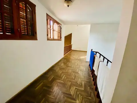 CASA SOBRE RECTA MARTINOLLI A MTS DE MUJER URBANA