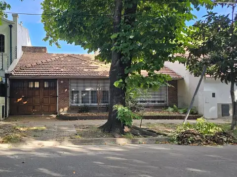 VENTA casa con dos dormitorios y patio Muy buena ubicación