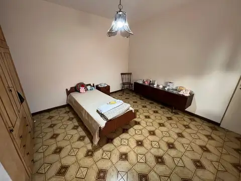 Casa sobre lote propio en Villa Lugano