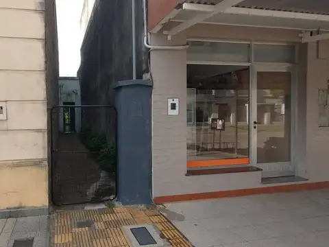 Se vende casa con terreno-Centro-Villa Ocampo