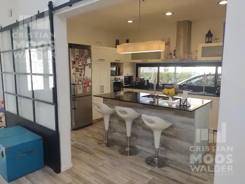 Casa 5 ambientes con 2 baños