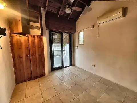Depto Tipo Casa en Alquiler con 1 cocheras